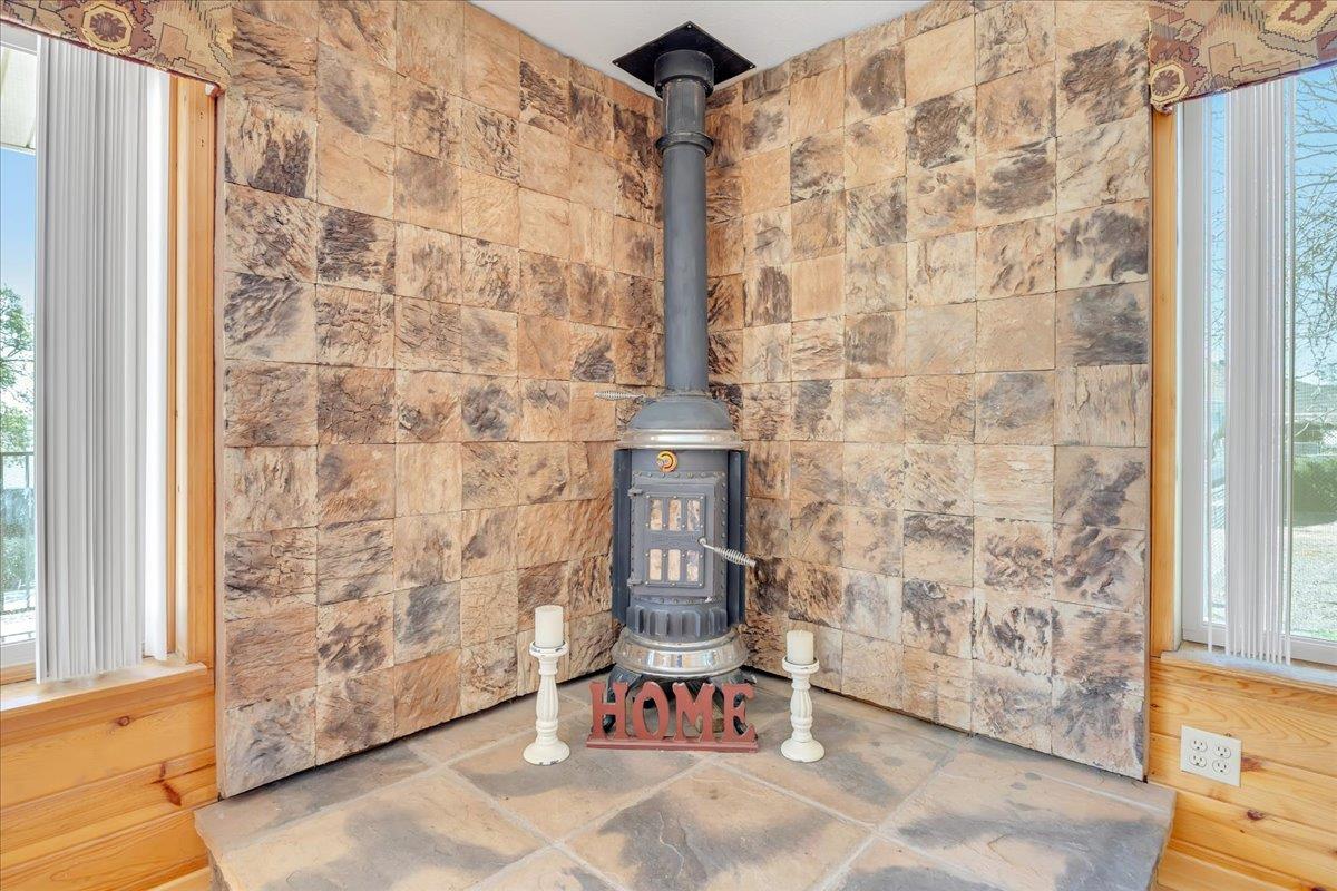 4589 Moccasin St, Copperopolis, CA 95228