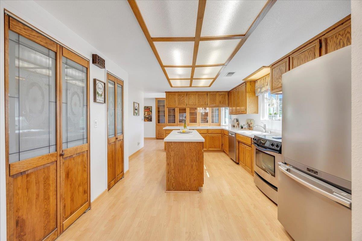 4589 Moccasin St, Copperopolis, CA 95228