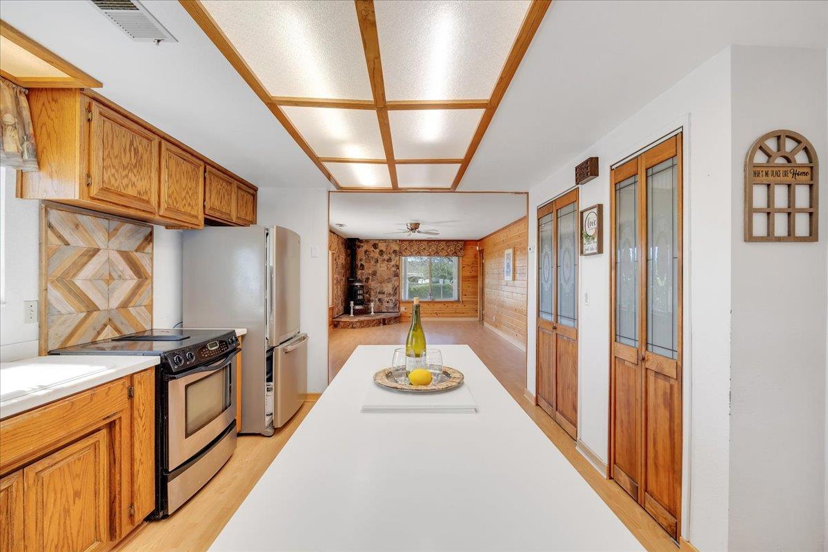 4589 Moccasin St, Copperopolis, CA 95228