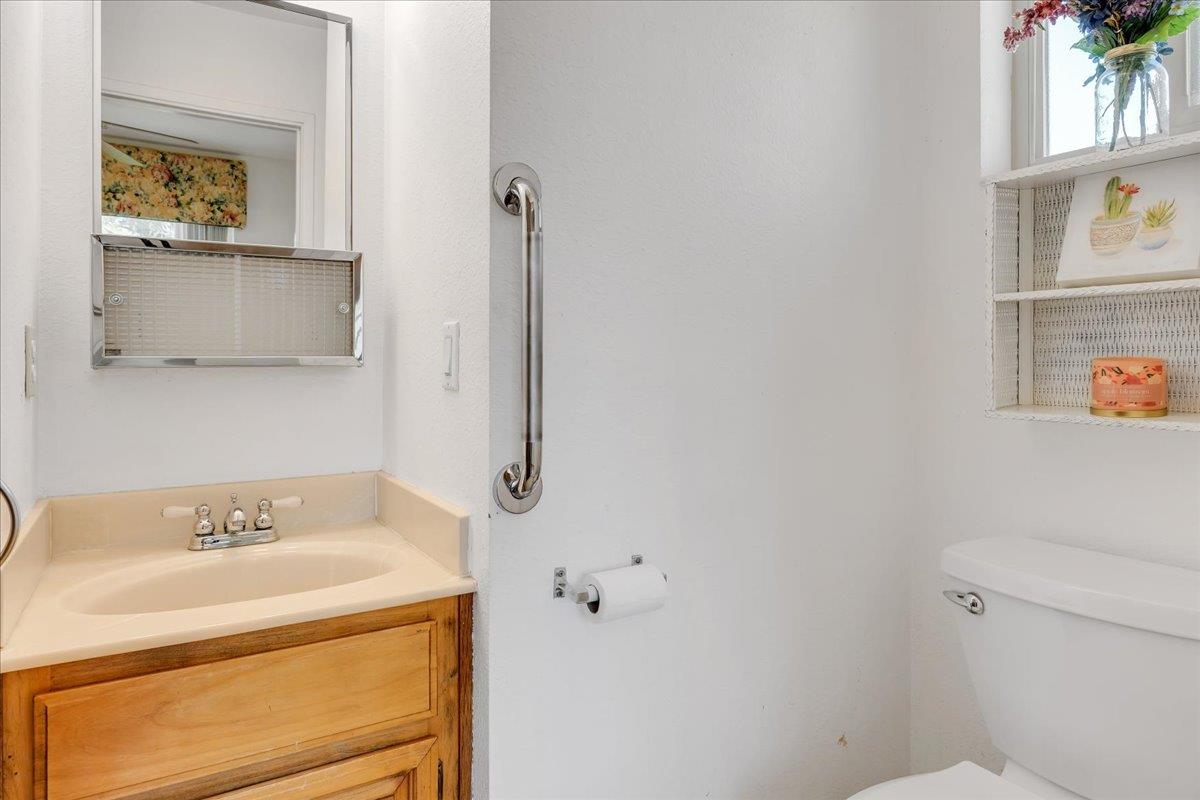 4589 Moccasin St, Copperopolis, CA 95228