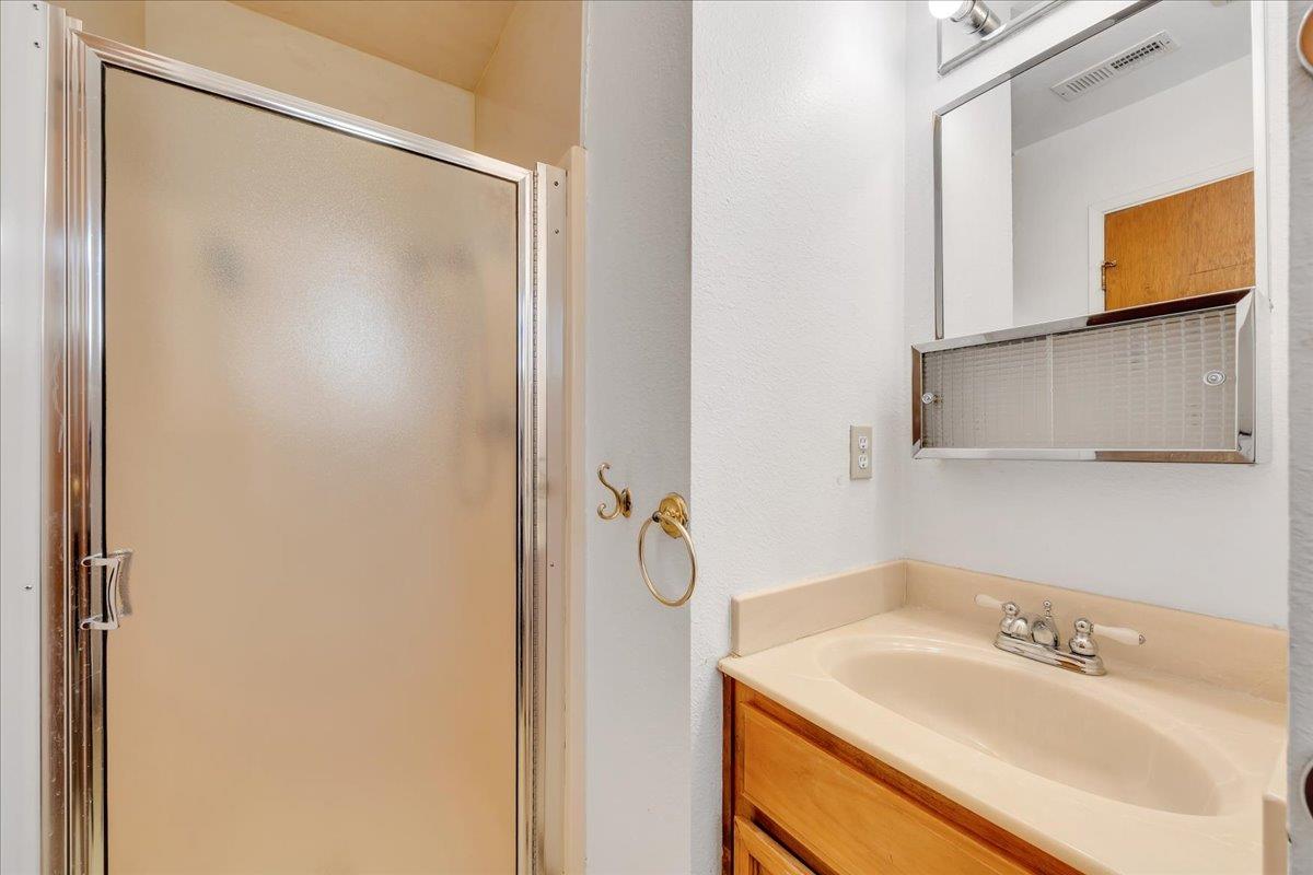 4589 Moccasin St, Copperopolis, CA 95228