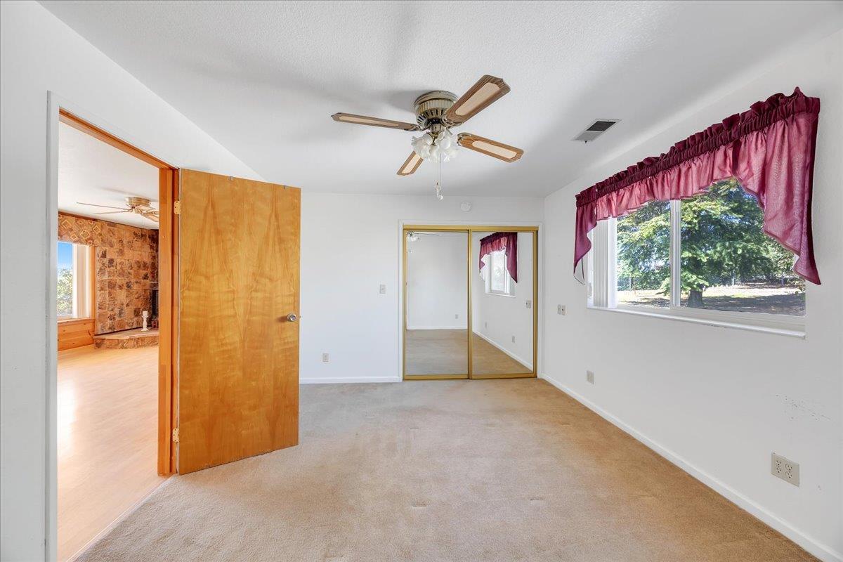 4589 Moccasin St, Copperopolis, CA 95228