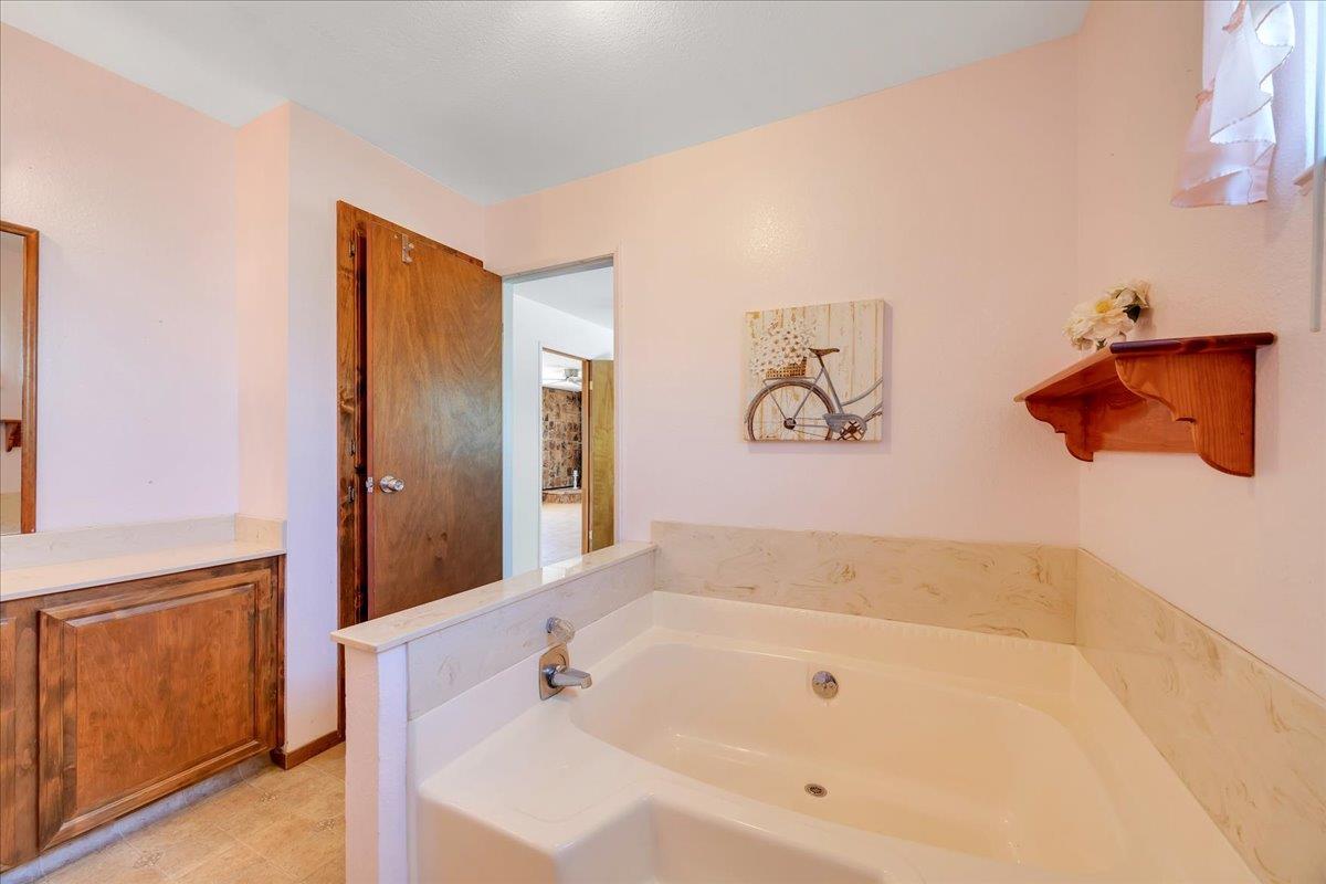 4589 Moccasin St, Copperopolis, CA 95228