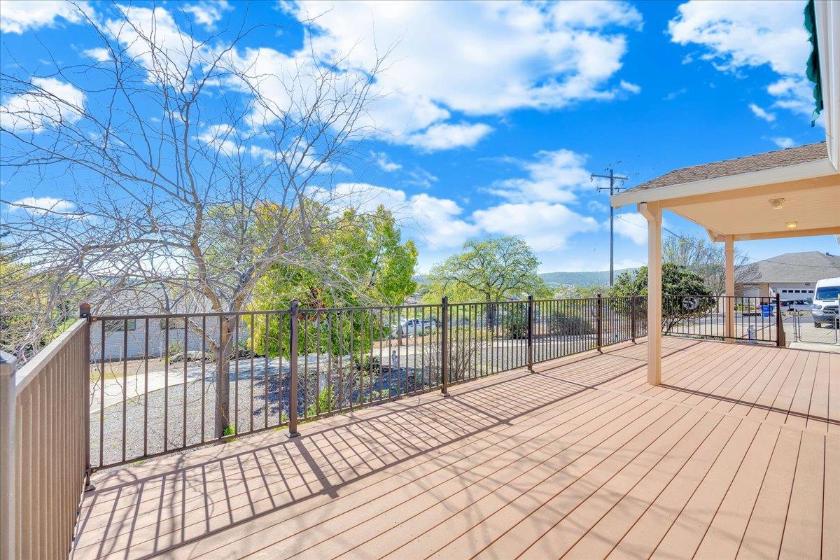 4589 Moccasin St, Copperopolis, CA 95228