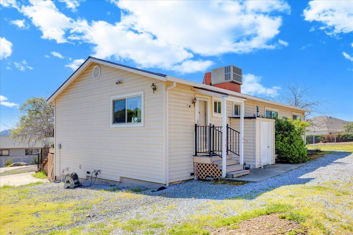 4589 Moccasin St, Copperopolis, CA 95228