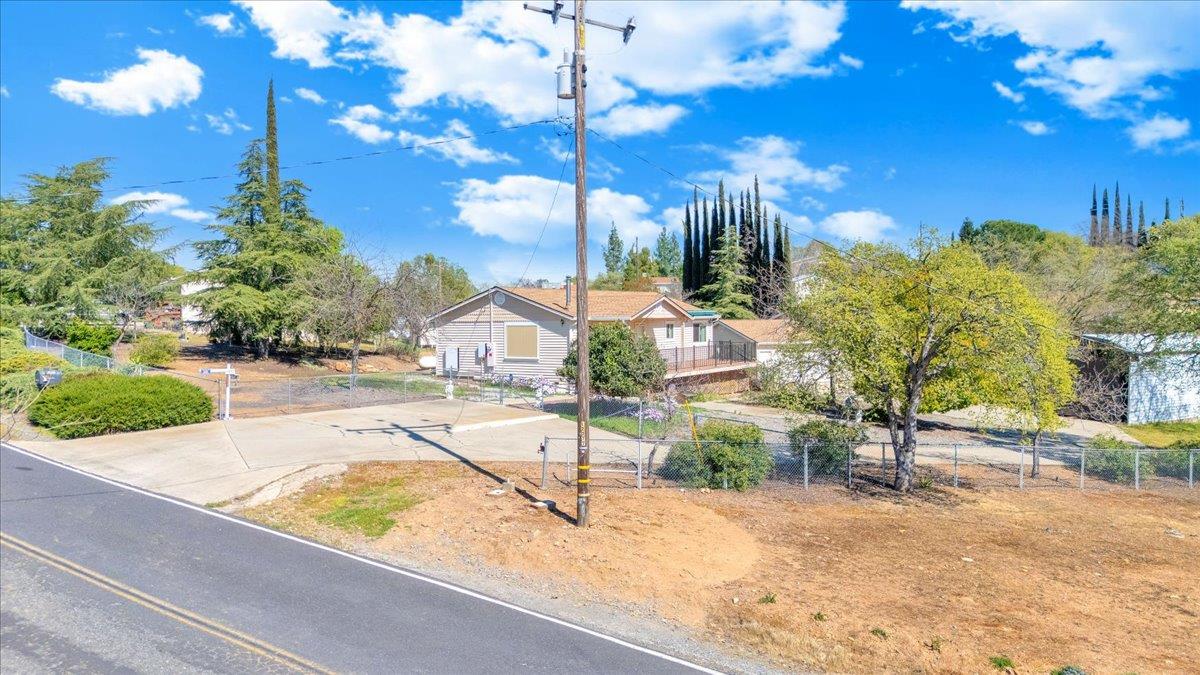 4589 Moccasin St, Copperopolis, CA 95228
