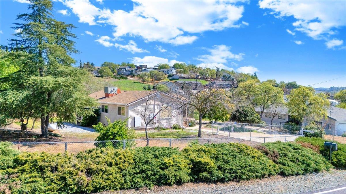 4589 Moccasin St, Copperopolis, CA 95228