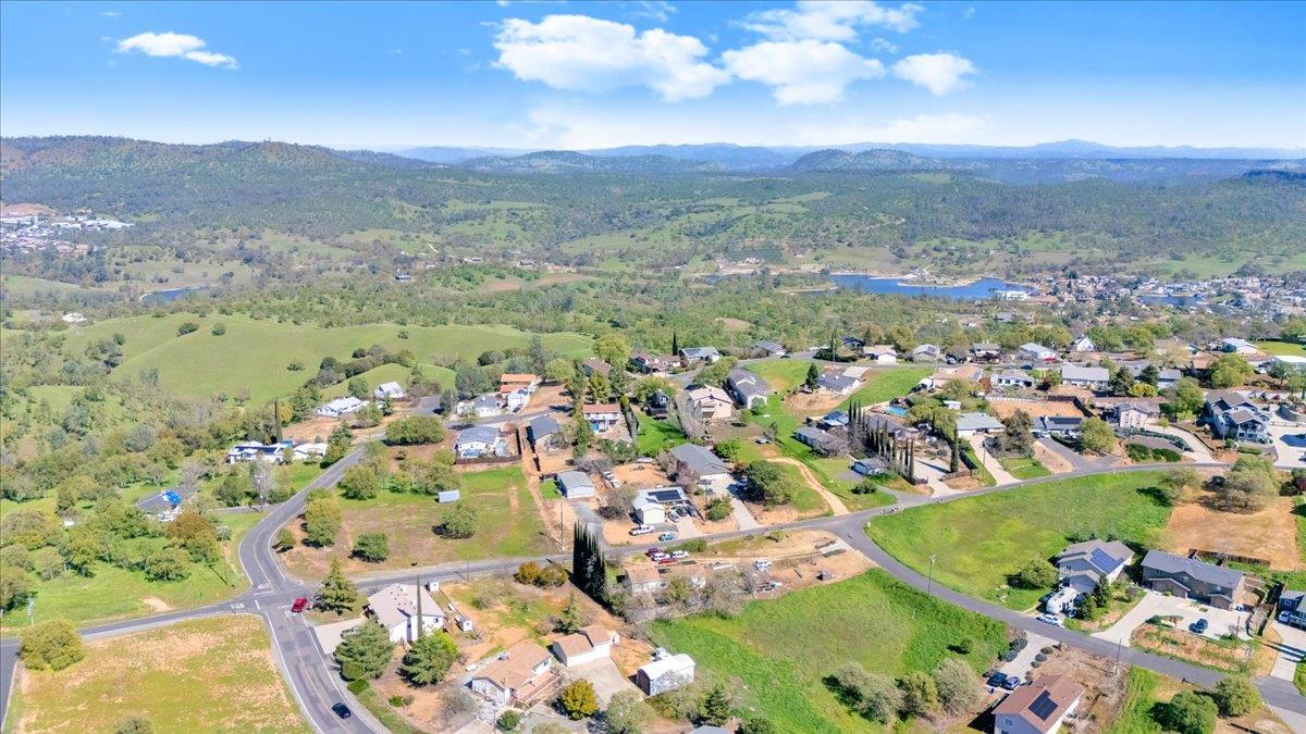 4589 Moccasin St, Copperopolis, CA 95228