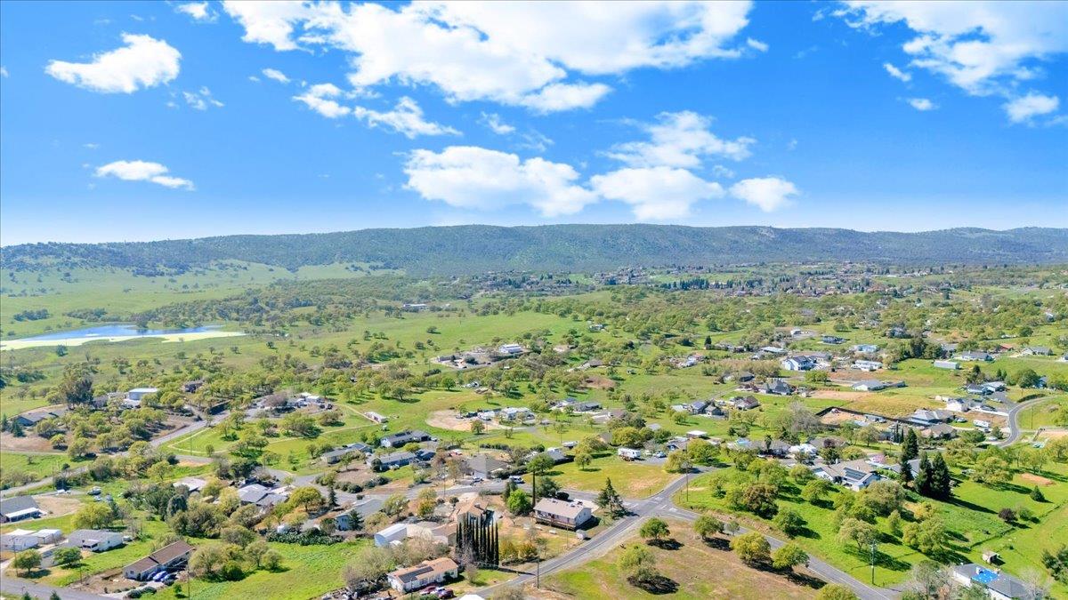 4589 Moccasin St, Copperopolis, CA 95228