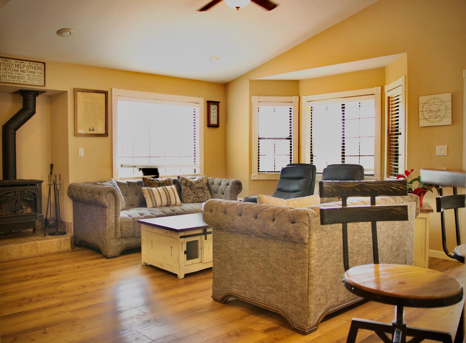 2730 Pepito Dr, La Grange, CA 95329