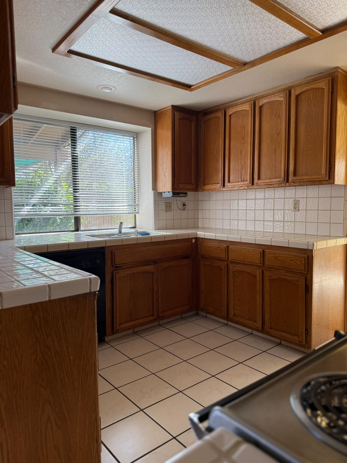 2056 Elwin Way, Modesto, CA 95350