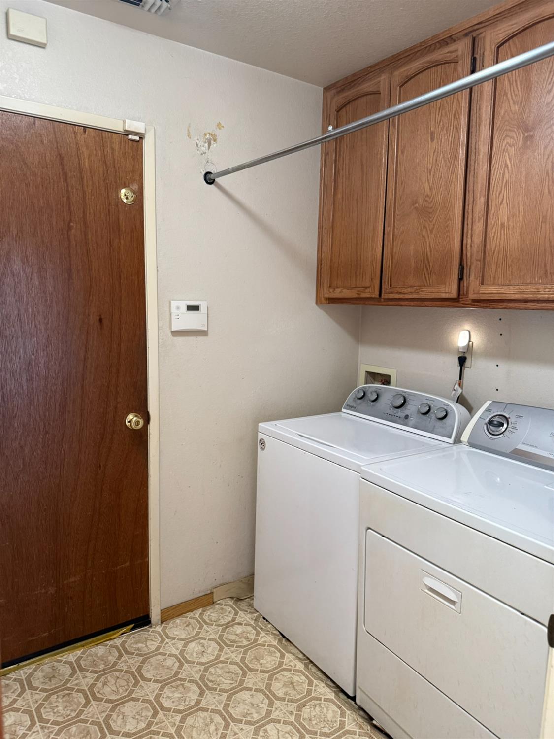 2056 Elwin Way, Modesto, CA 95350