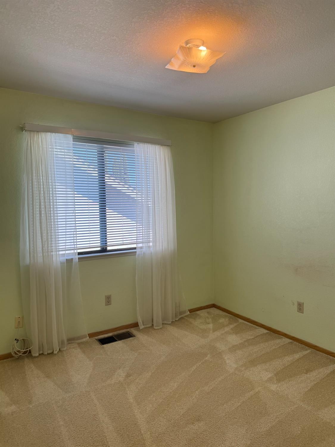 2056 Elwin Way, Modesto, CA 95350