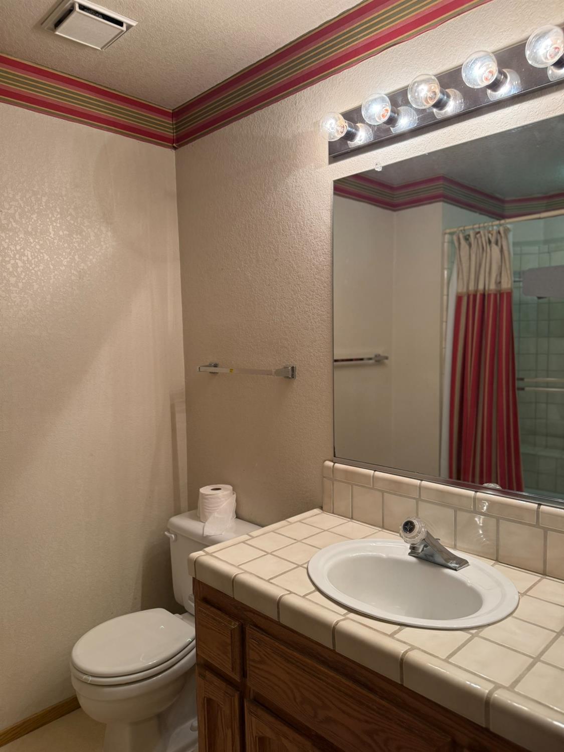 2056 Elwin Way, Modesto, CA 95350