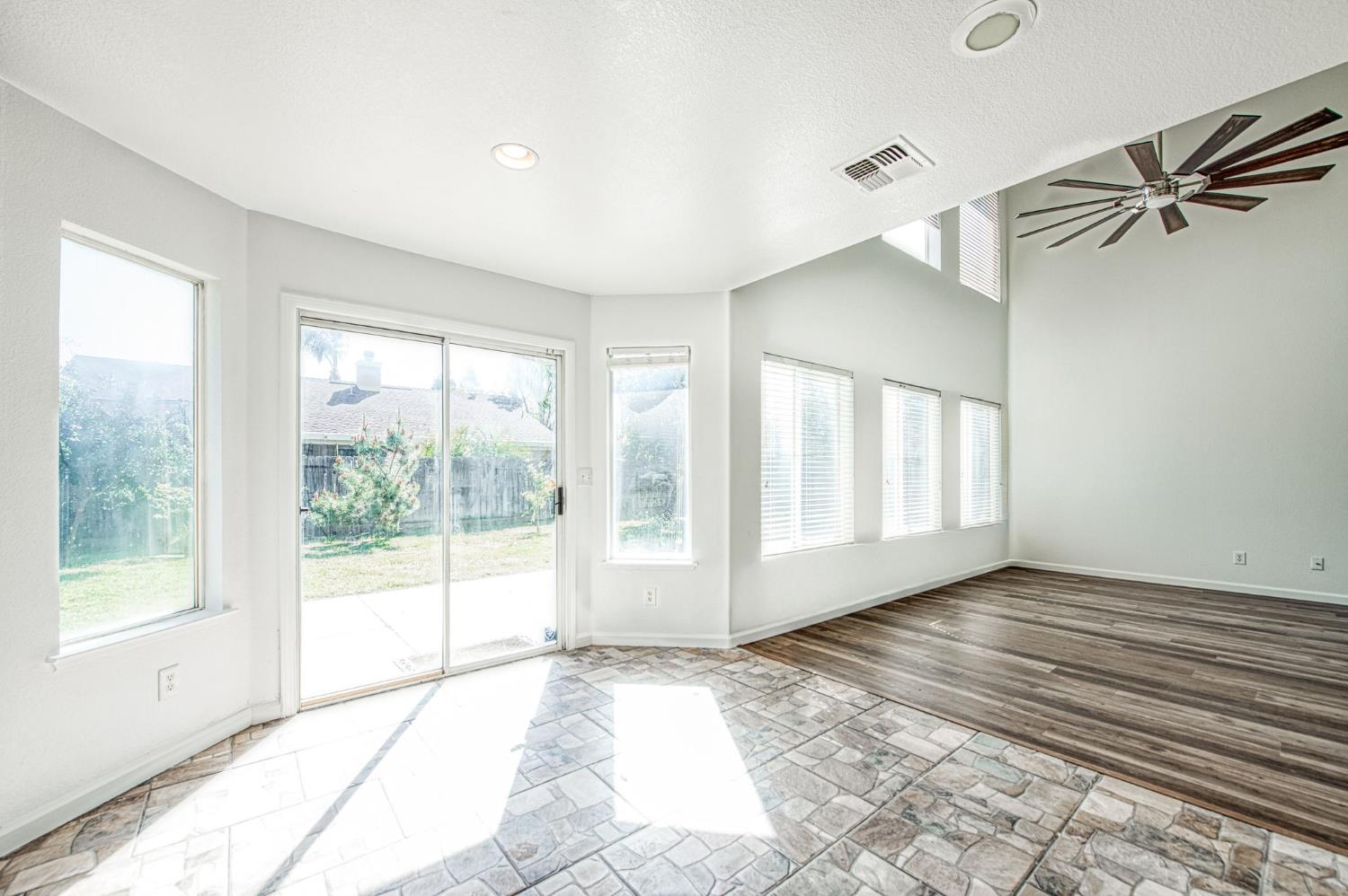 2836 Griffith Ave, Clovis, CA 93611