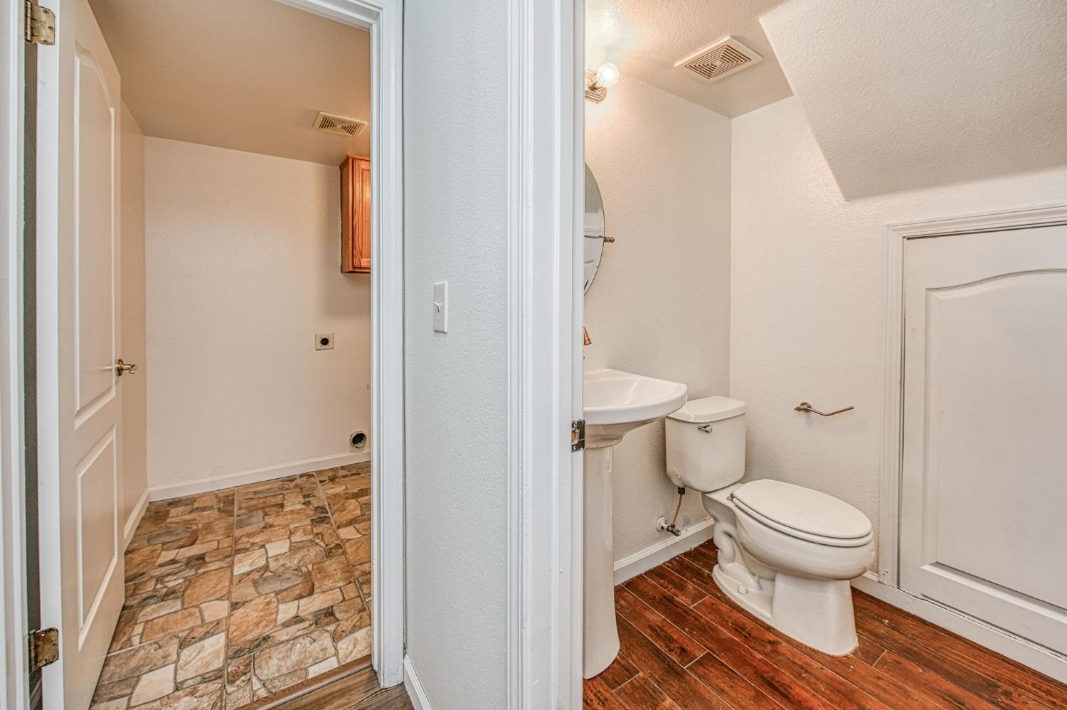 2836 Griffith Ave, Clovis, CA 93611