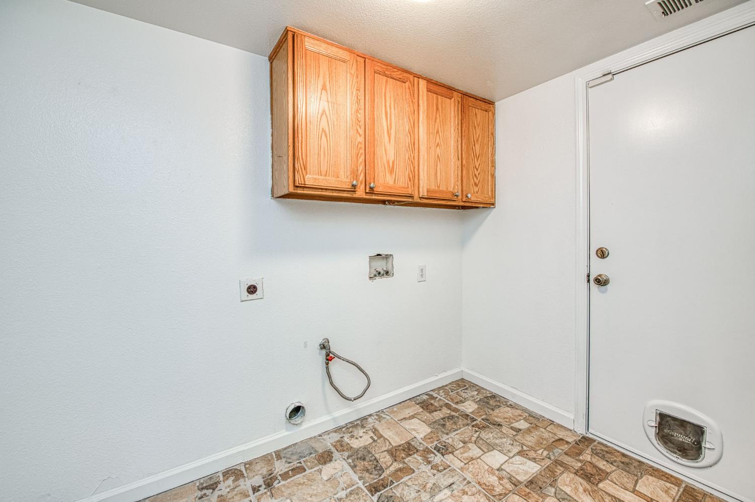 2836 Griffith Ave, Clovis, CA 93611