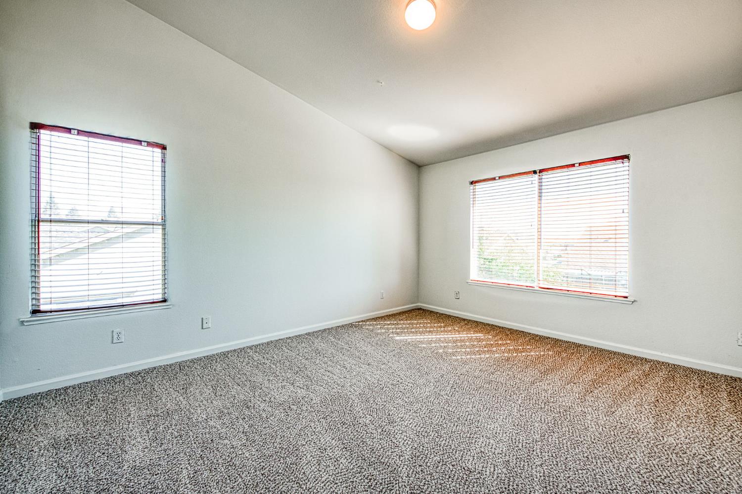 2836 Griffith Ave, Clovis, CA 93611