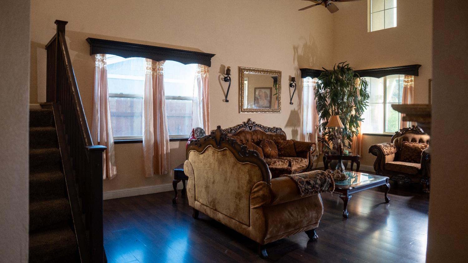 13403 Rivercrest Dr, Waterford, CA 95386