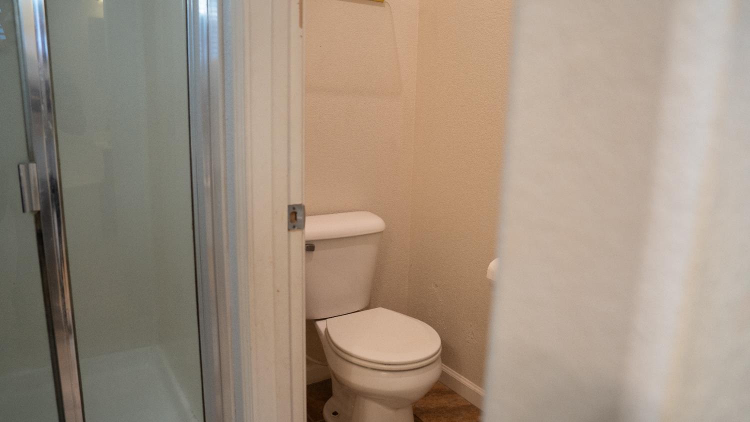 13403 Rivercrest Dr, Waterford, CA 95386