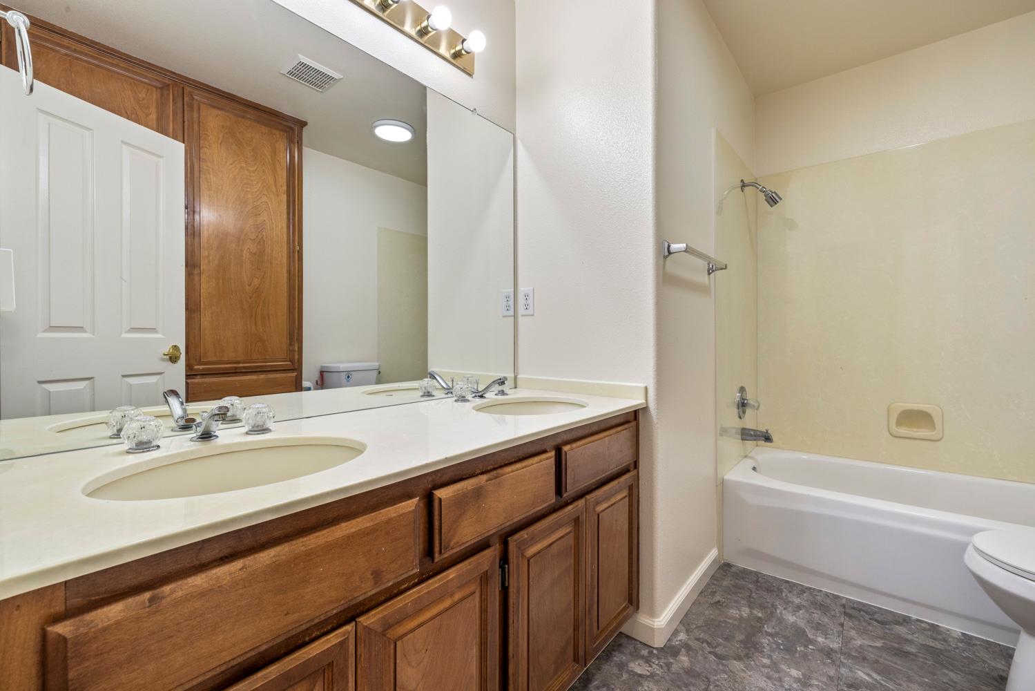 1162 Sonora Ave, Manteca, CA 95337