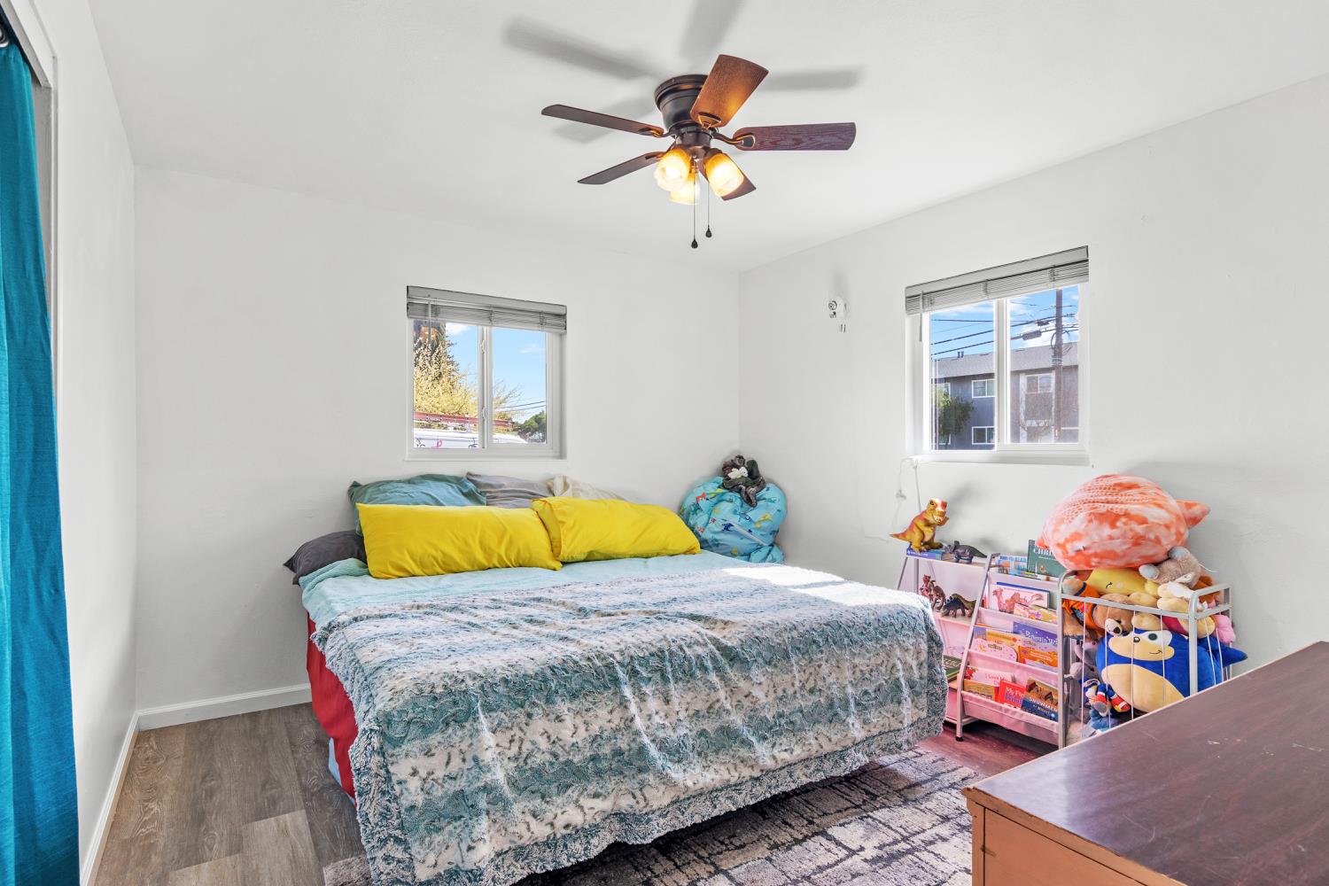 770 E E St, Oakdale, CA 95361