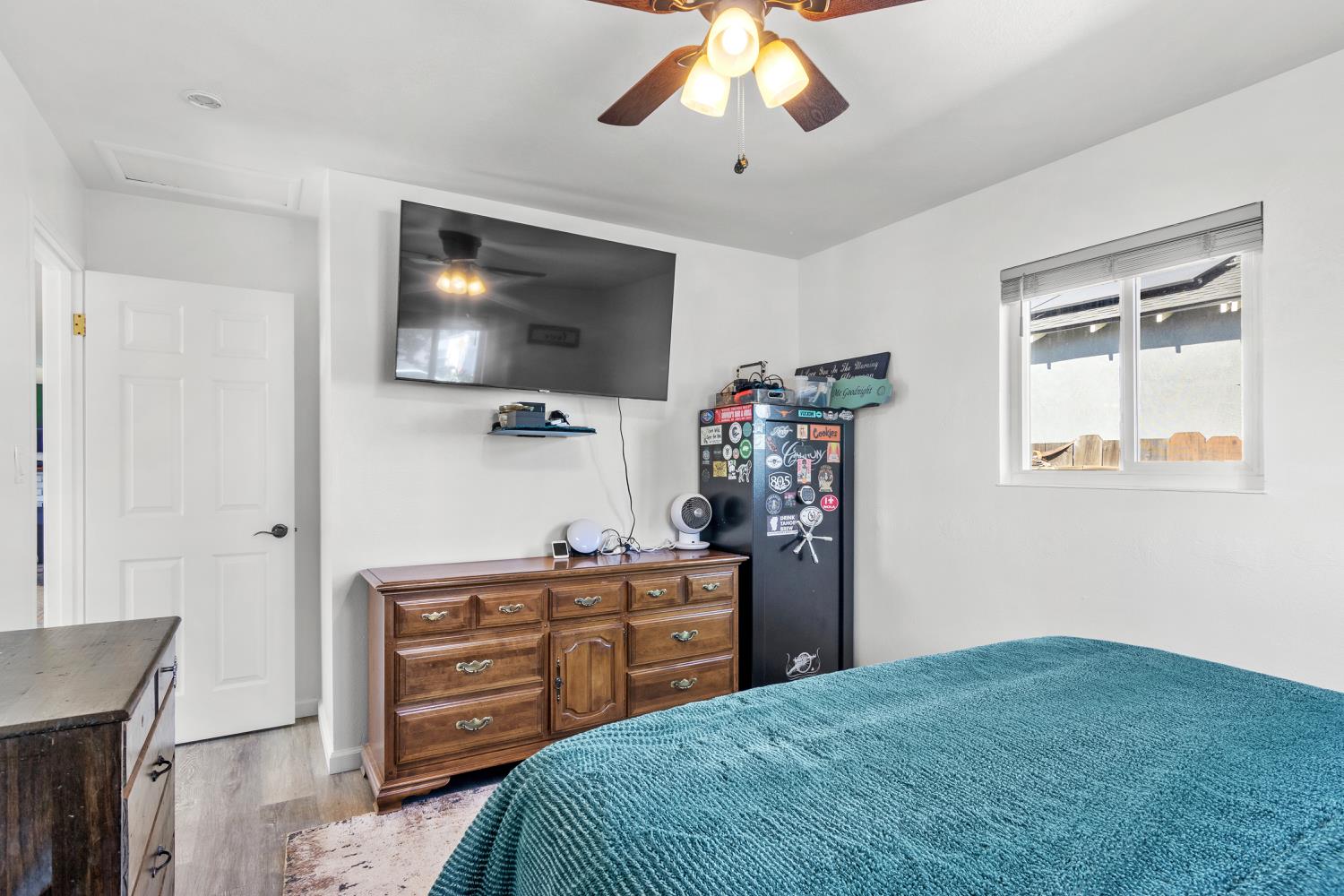 770 E E St, Oakdale, CA 95361