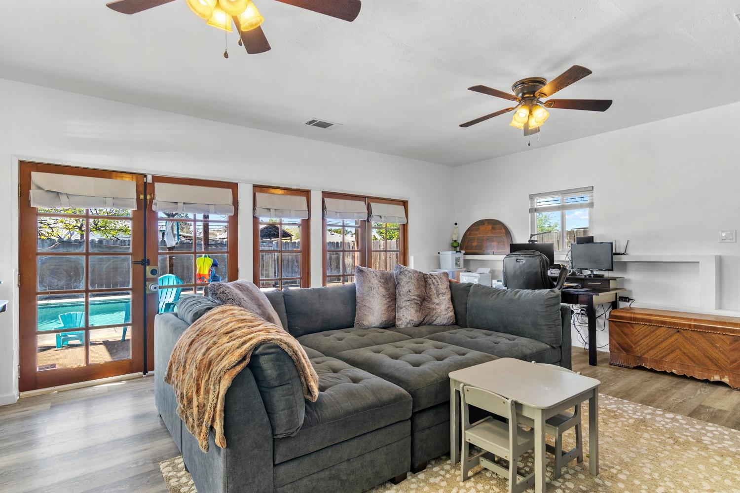 770 E E St, Oakdale, CA 95361