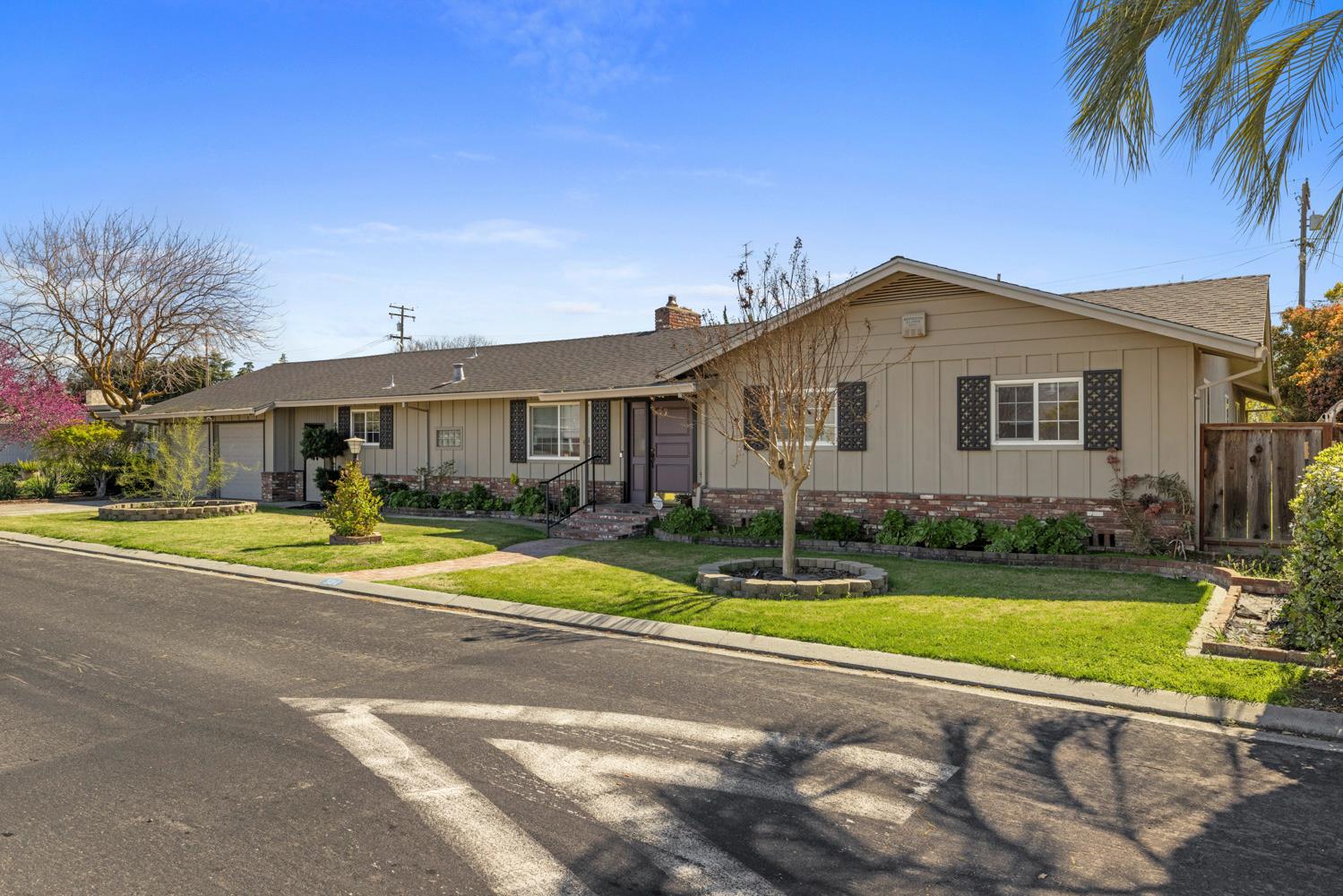 504 Robin Hood Dr, Modesto, CA 95350