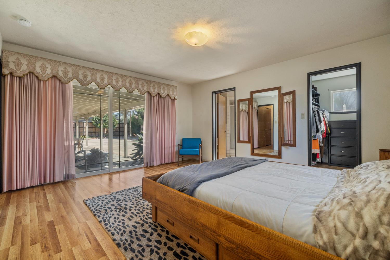 504 Robin Hood Dr, Modesto, CA 95350