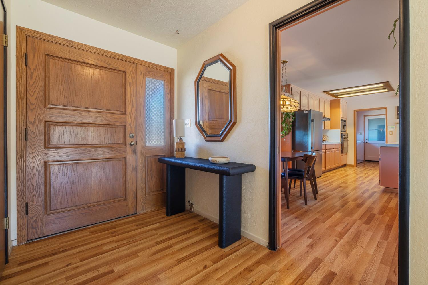 504 Robin Hood Dr, Modesto, CA 95350