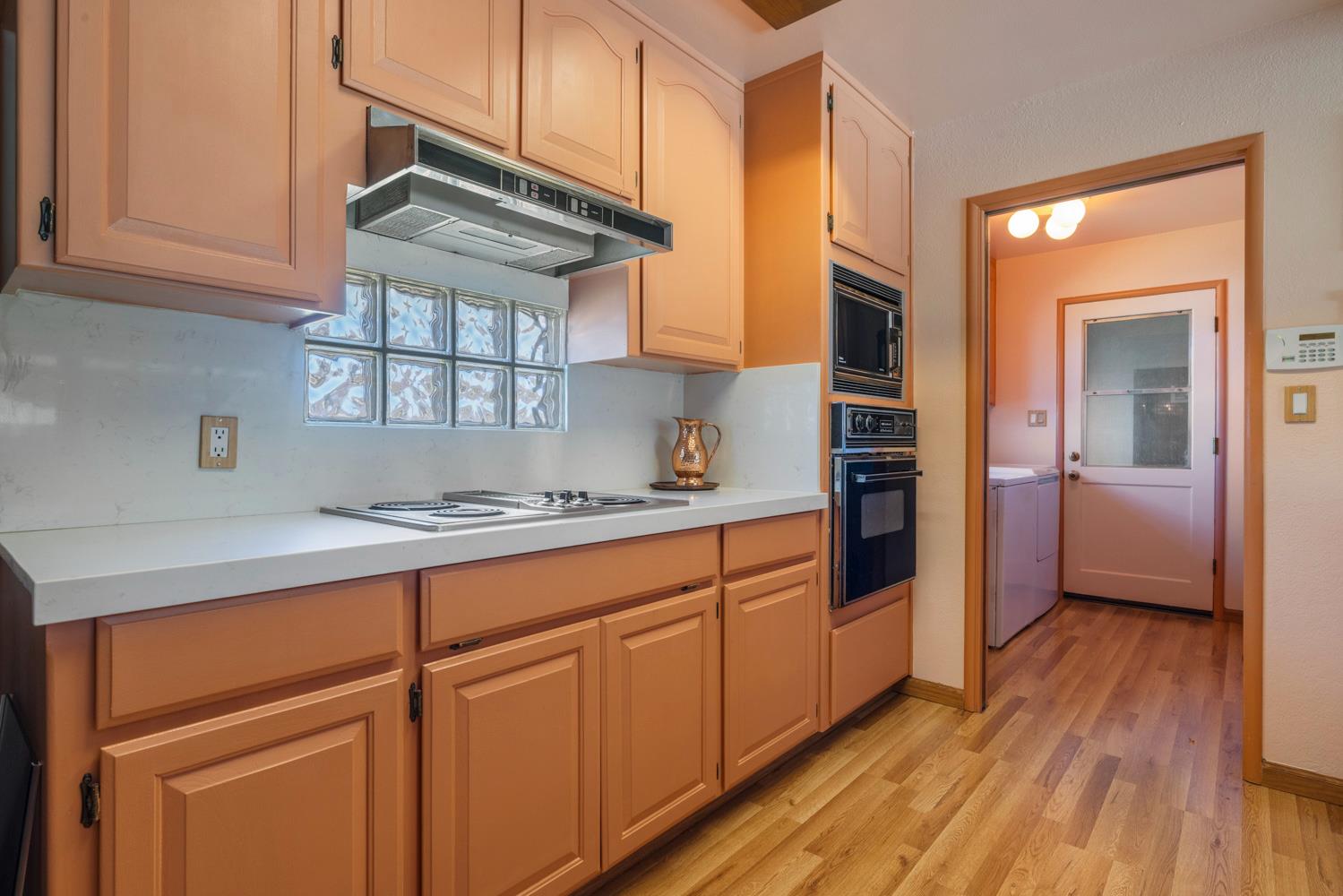 504 Robin Hood Dr, Modesto, CA 95350