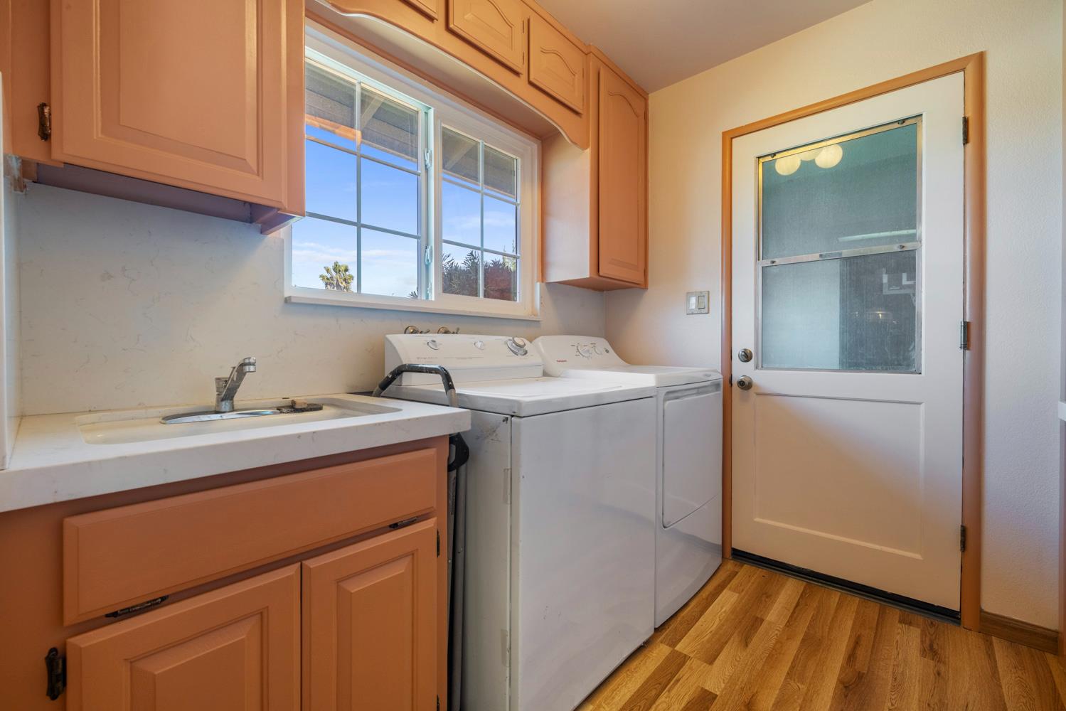 504 Robin Hood Dr, Modesto, CA 95350