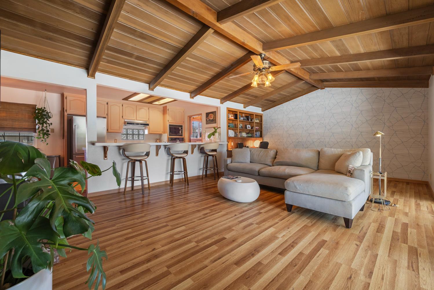 504 Robin Hood Dr, Modesto, CA 95350