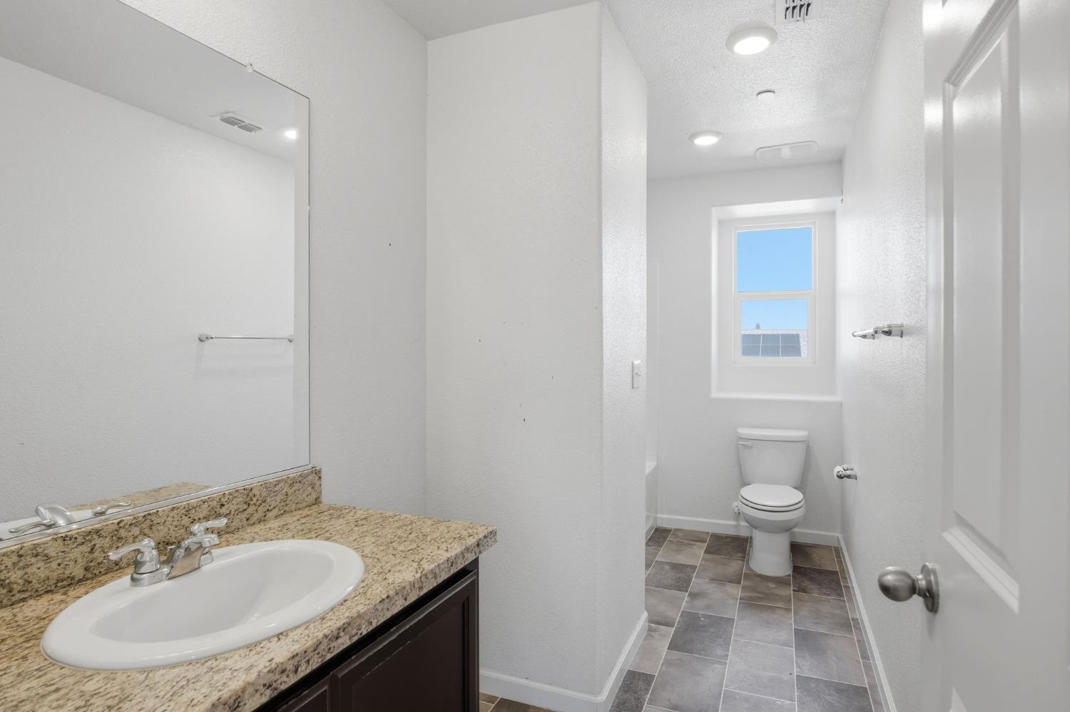 3108 Bridgestone Ln, Modesto, CA 95355