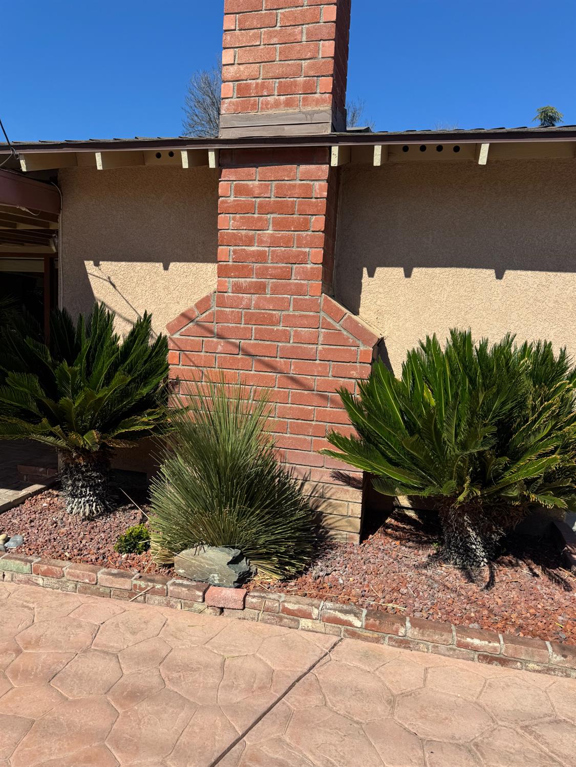 1043 E Adams Ave, Los Banos, CA 93635