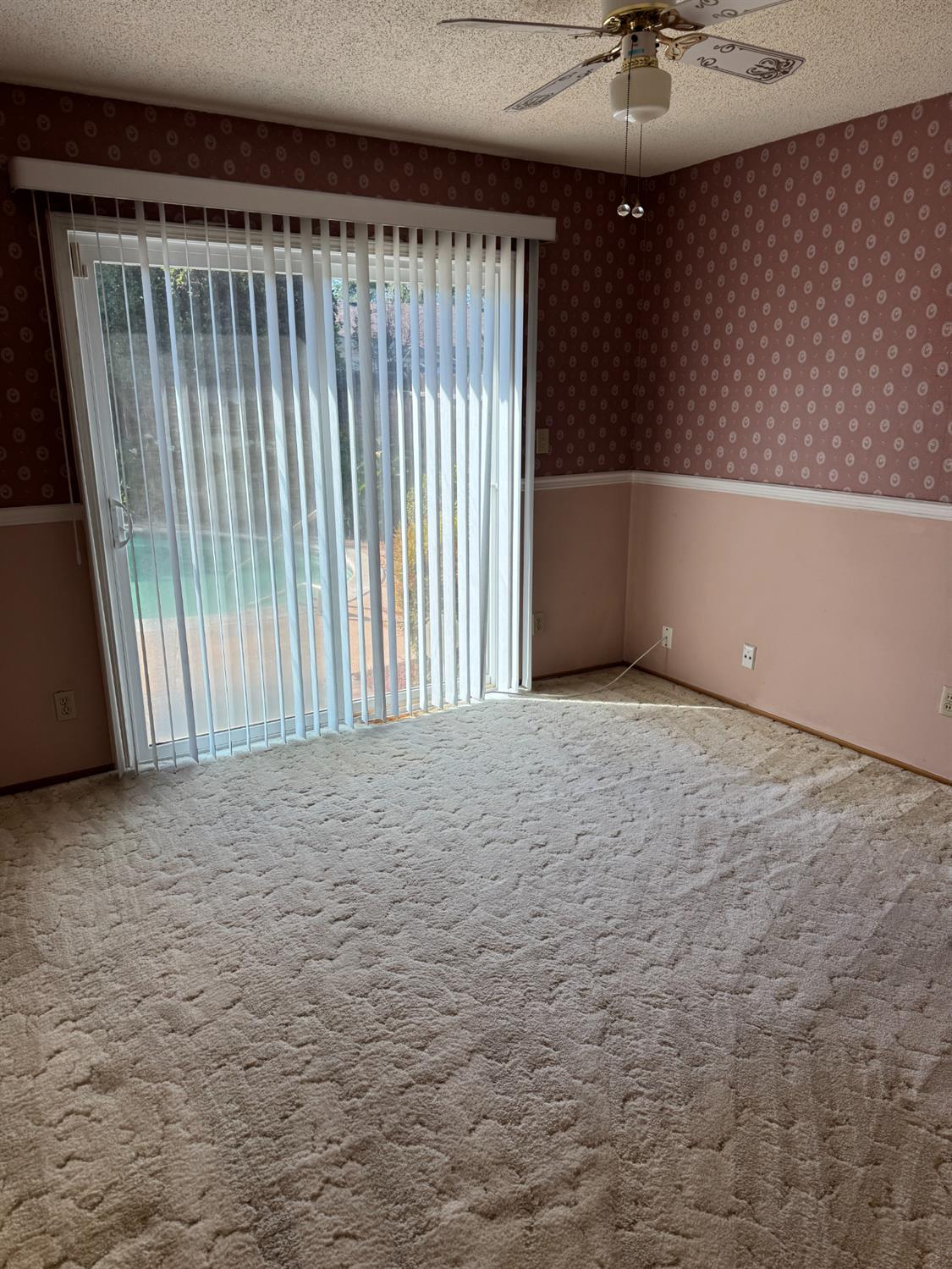 1043 E Adams Ave, Los Banos, CA 93635