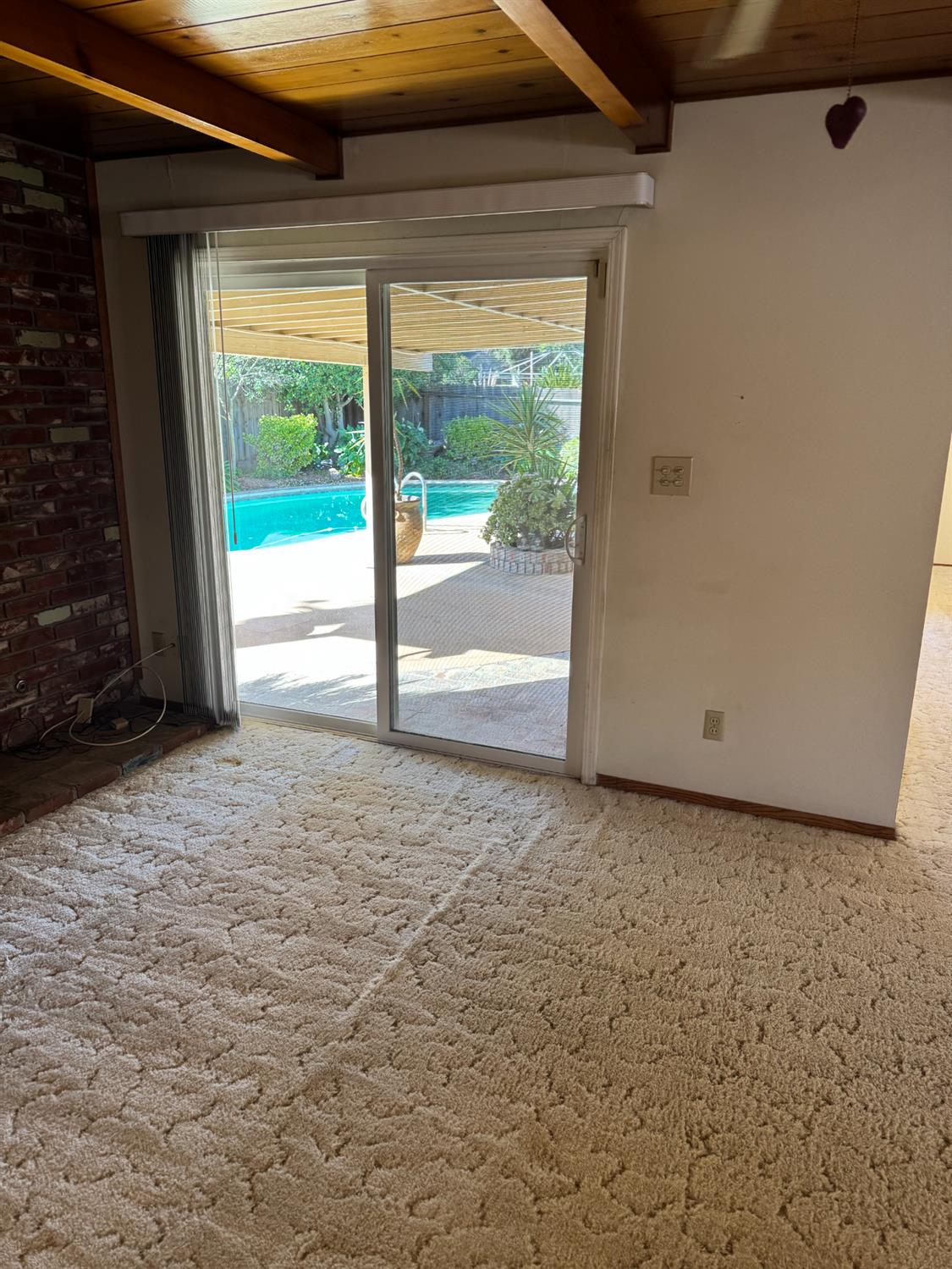 1043 E Adams Ave, Los Banos, CA 93635