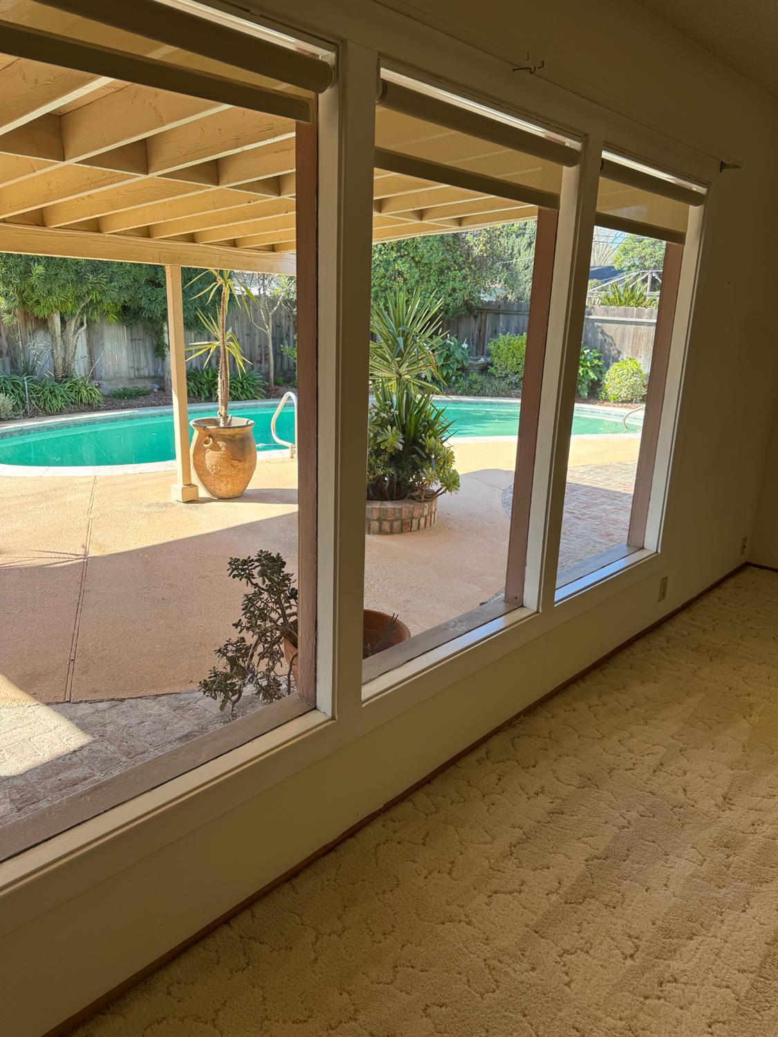 1043 E Adams Ave, Los Banos, CA 93635