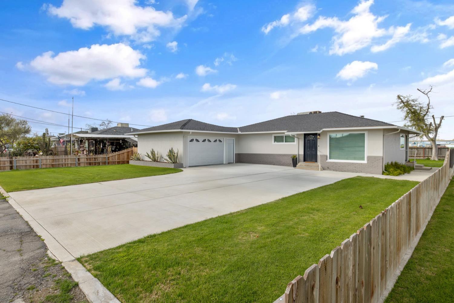 3230 W Stathem St, Riverdale, CA 93656