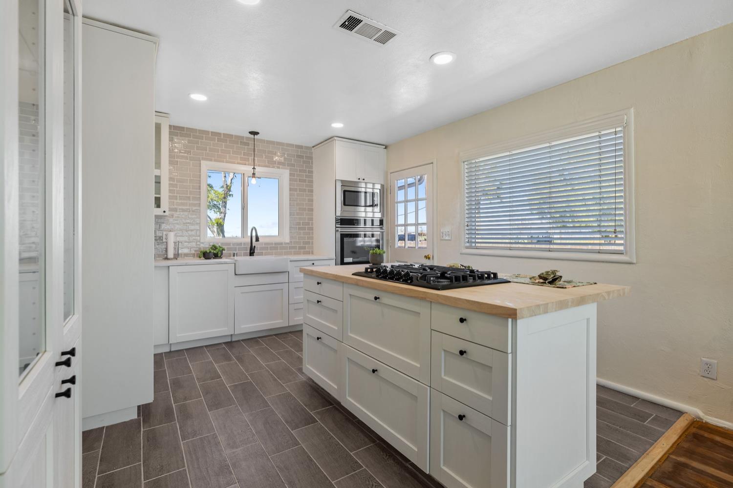 3230 W Stathem St, Riverdale, CA 93656