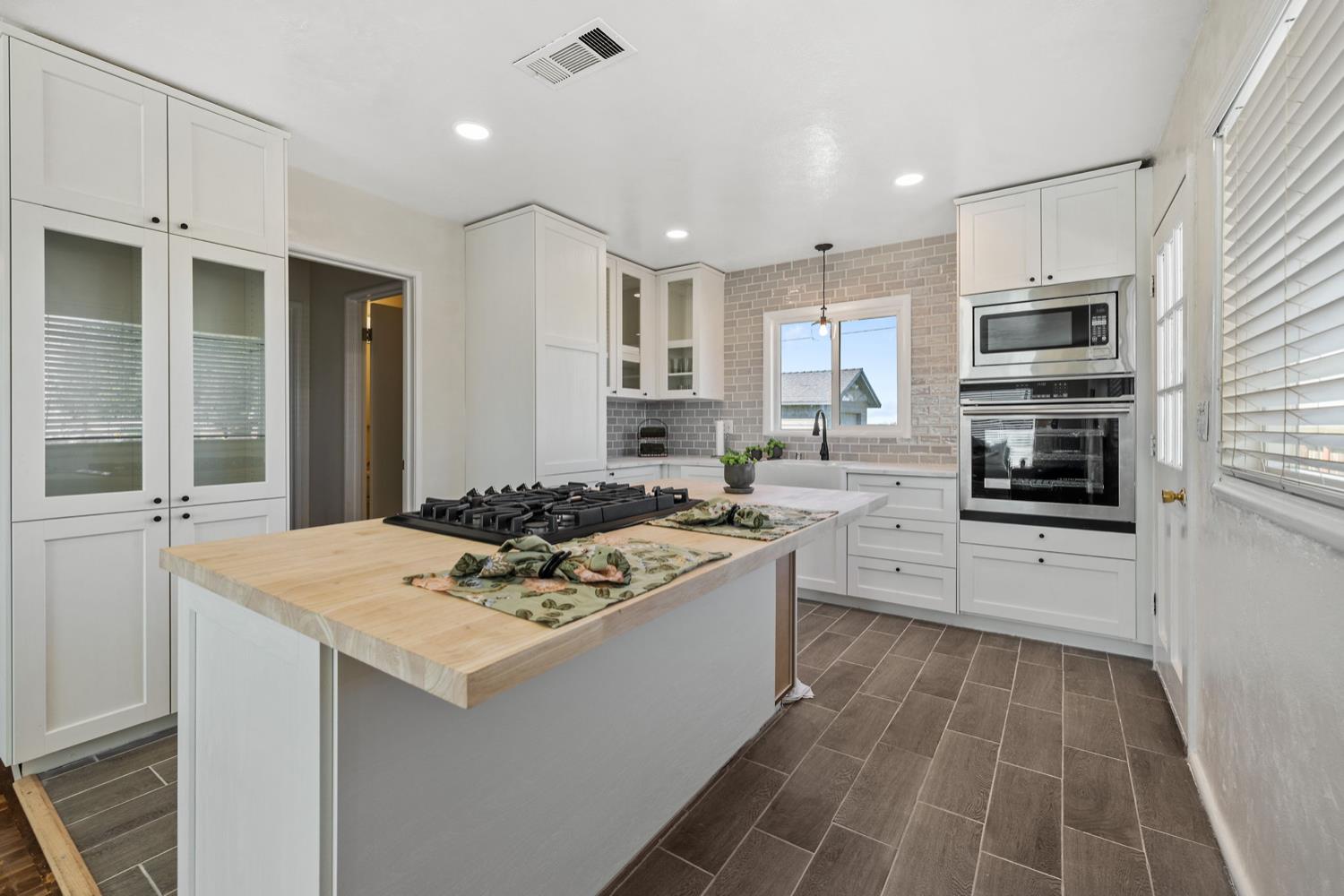 3230 W Stathem St, Riverdale, CA 93656