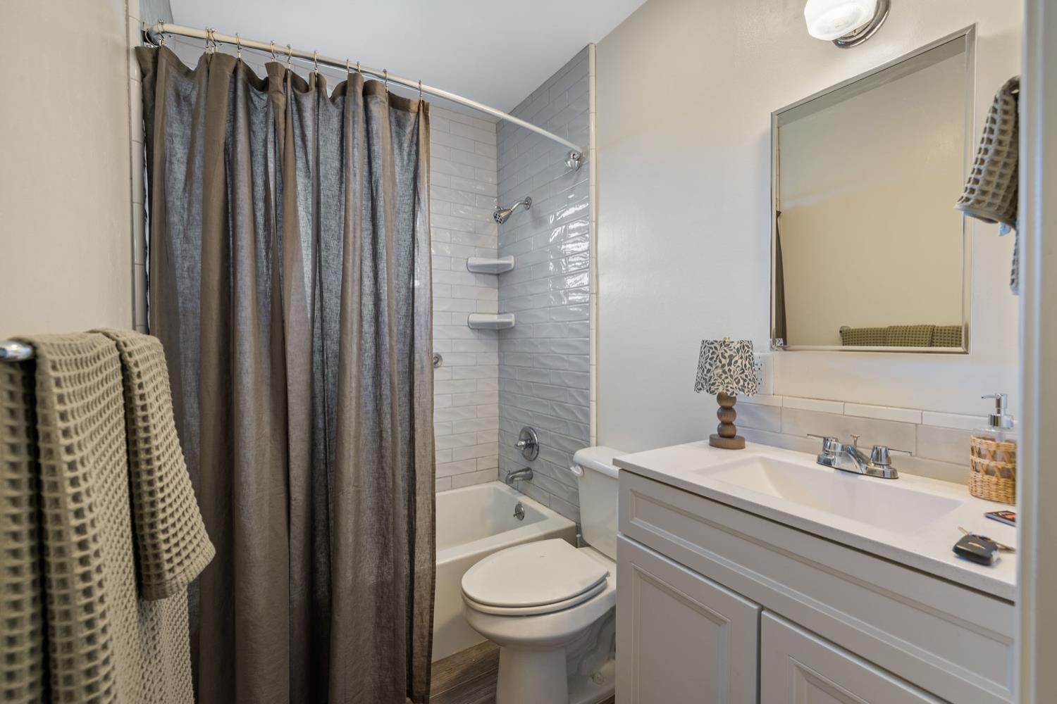 3230 W Stathem St, Riverdale, CA 93656