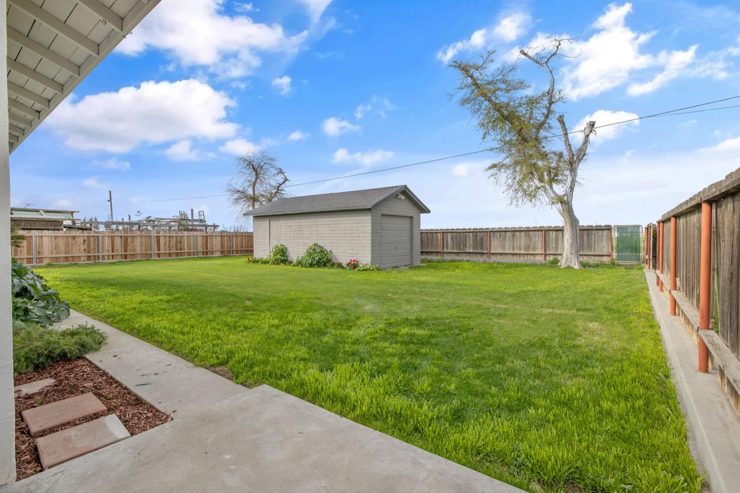 3230 W Stathem St, Riverdale, CA 93656