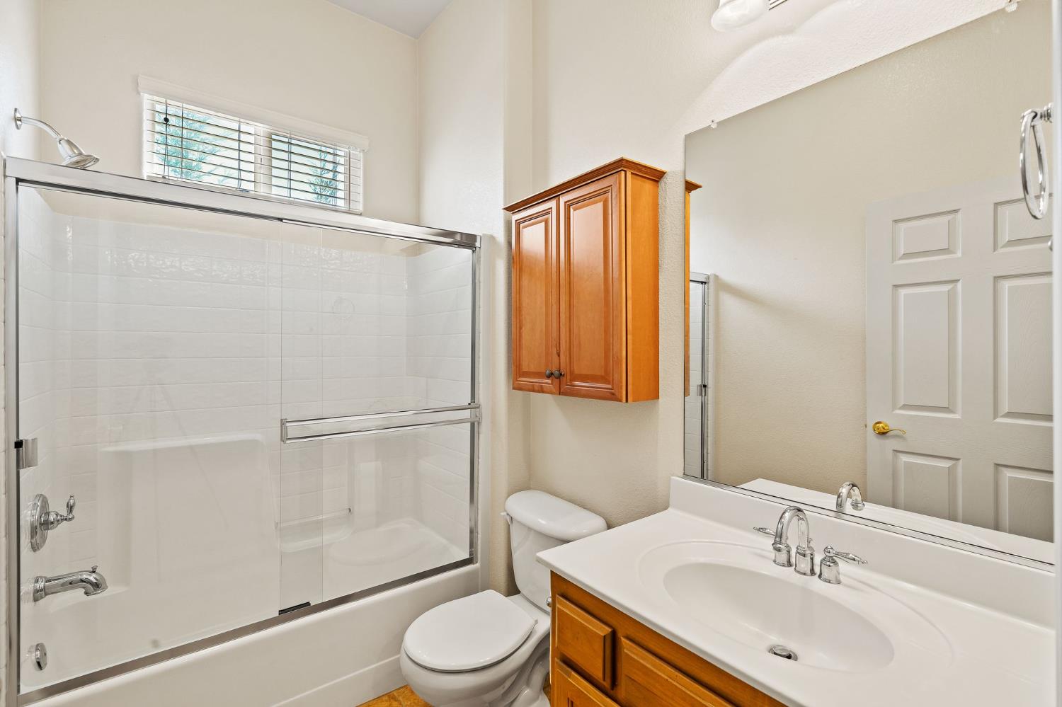 1008 Summer Ln, Patterson, CA 95363