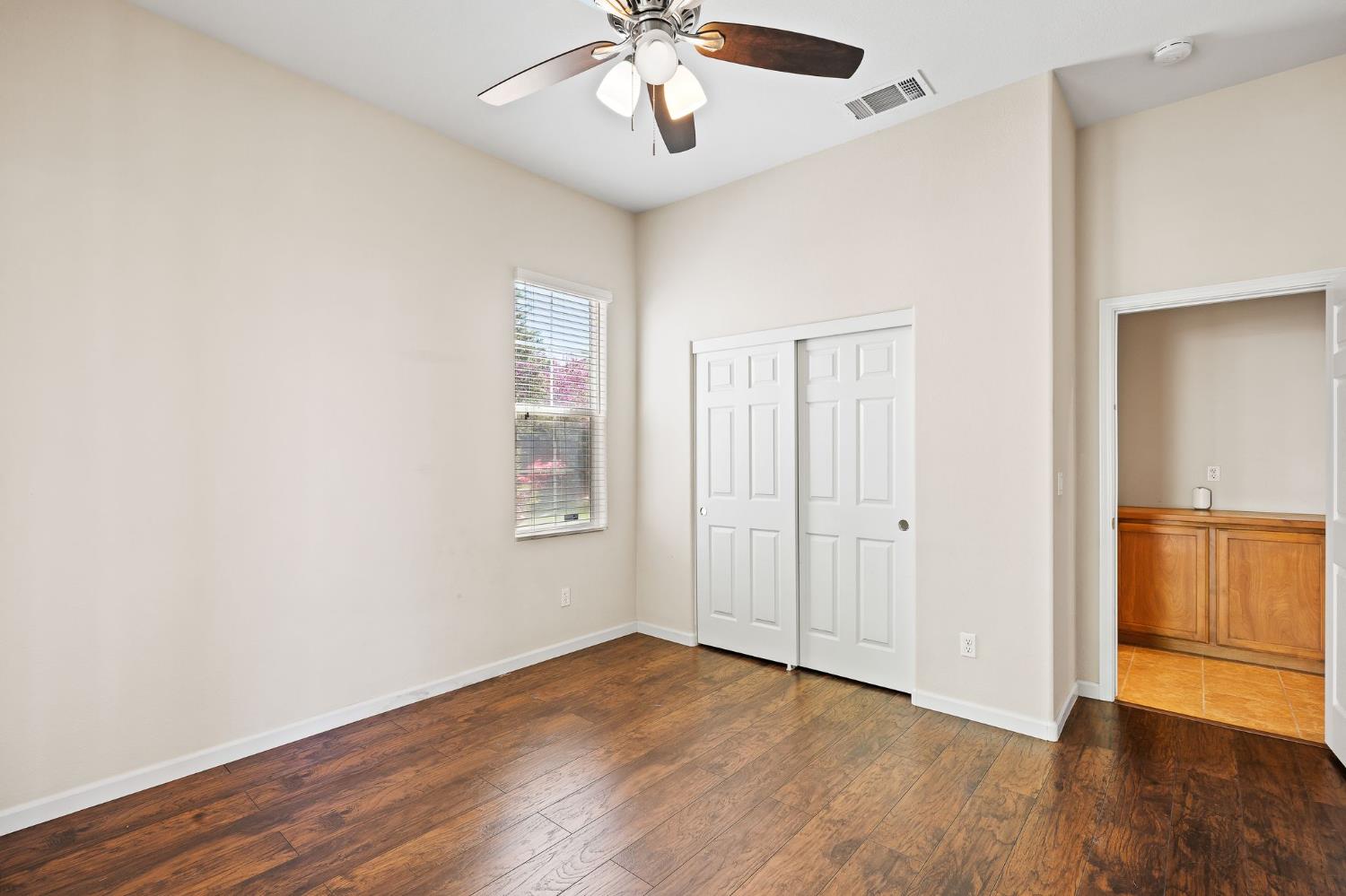 1008 Summer Ln, Patterson, CA 95363