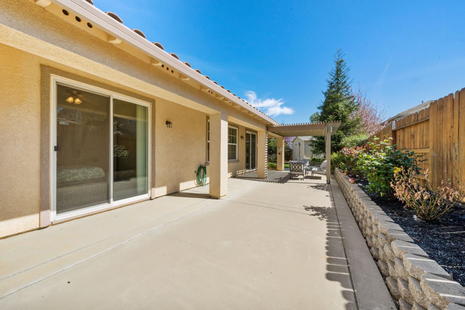 1008 Summer Ln, Patterson, CA 95363