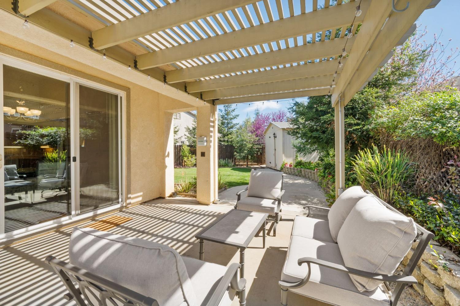 1008 Summer Ln, Patterson, CA 95363