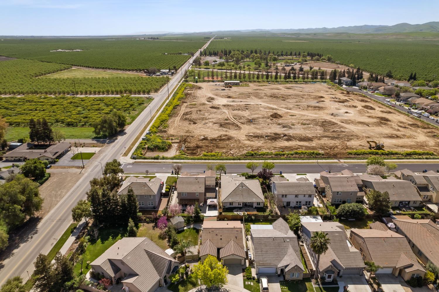 1008 Summer Ln, Patterson, CA 95363