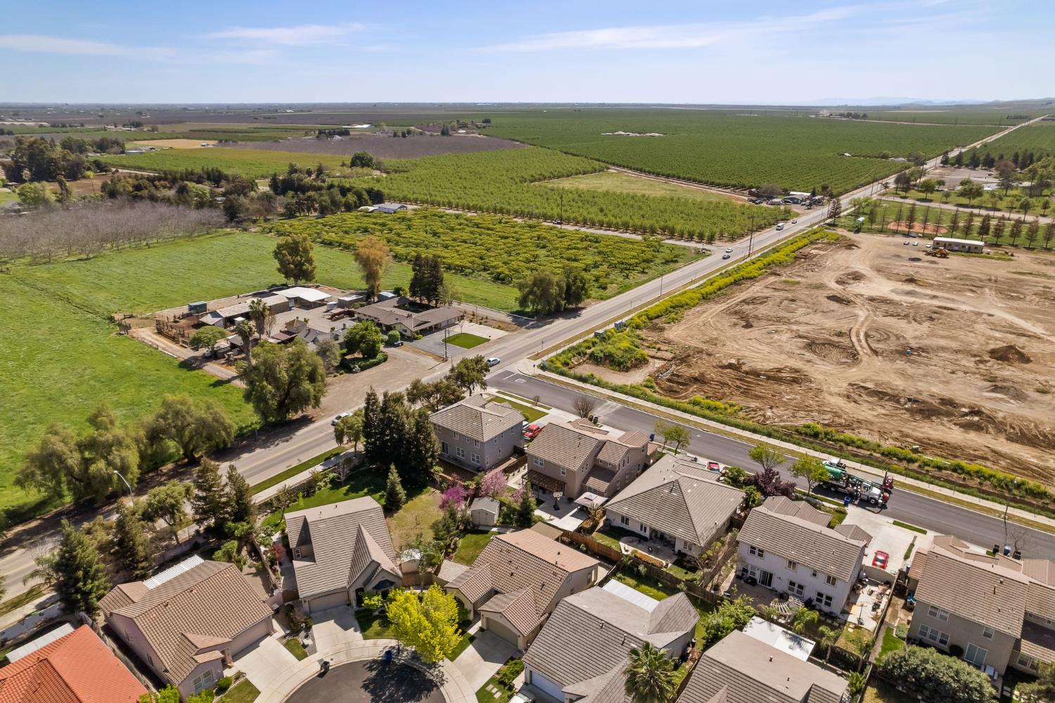 1008 Summer Ln, Patterson, CA 95363